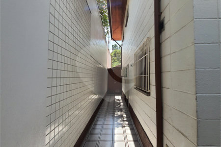 Sobrado à venda com 3 quartos, sendo 1 suíte,  em Jardim Rizzo, São Paulo, SP