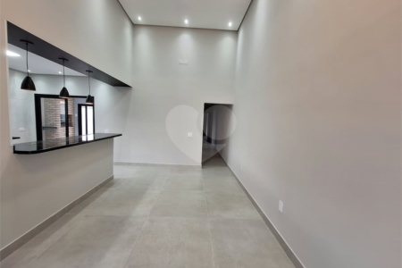 Casa à venda com 3 quartos, sendo 1 suíte,  no condomínio Helena Maria, Sorocaba - SP