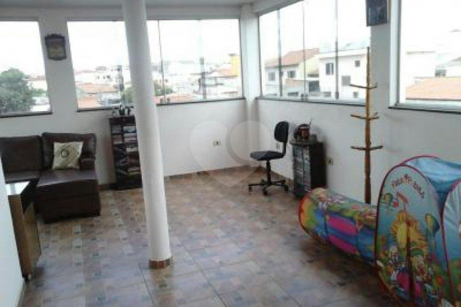 Sobrado à venda com 4 quartos, sendo 2 suítes, em Penha, São Paulo, SP