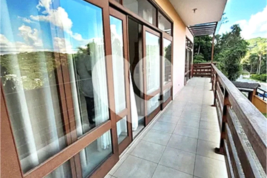 Casa à venda ou para alugar com 7 quartos, sendo 5 suítes, no condomínio Sausalito, Mairiporã - SP