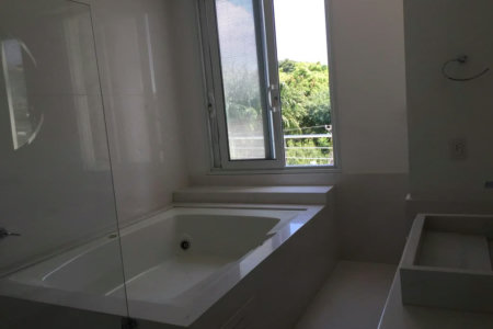 Sobrado à venda ou para alugar com 7 quartos, sendo 4 suítes, em Cidade Jardim, São Paulo, SP