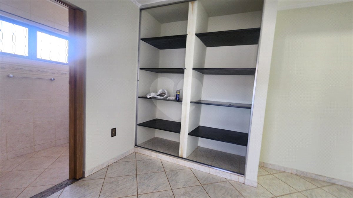 Casa à venda com 3 quartos em Vila Ramaciotti, Valinhos, SP