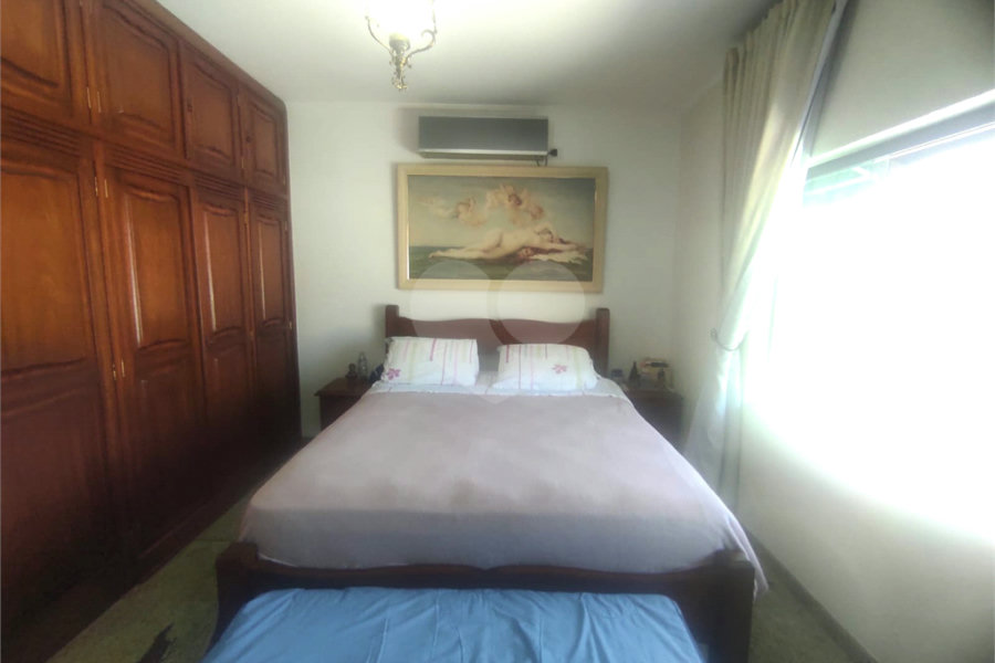 Sobrado à venda com 3 quartos, sendo 1 suíte,  em Vila Paiva, São Paulo, SP