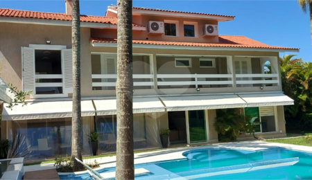 Casa à venda com 4 suítes em Alphaville, Santana de Parnaíba, SP