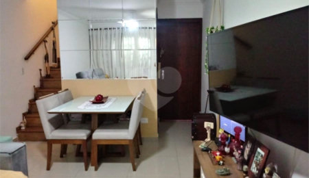 Casa à venda com 3 quartos, sendo 1 suíte, no condomínio Alcides Moreira, São Paulo - SP