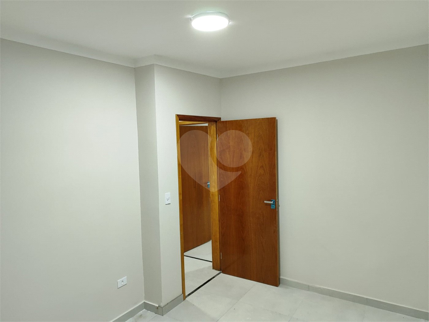 Casa à venda com 4 quartos, sendo 1 suíte, em Jardim América, São José dos Campos, SP