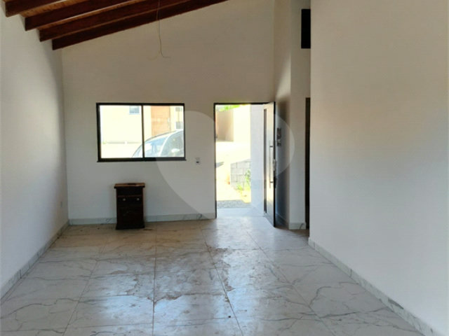 Casa à venda com 2 quartos no condomínio Águas de São Pedro, Mairiporã - SP