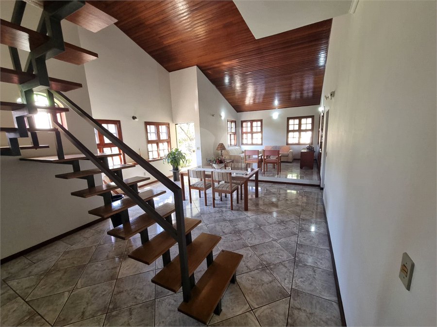 Casa à venda com 4 quartos, sendo 2 suítes, em Bosque, Vinhedo, SP