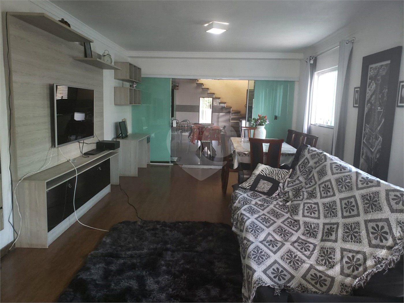 Sobrado à venda com 4 quartos, sendo 2 suítes, em Vila Mazzei, São Paulo, SP