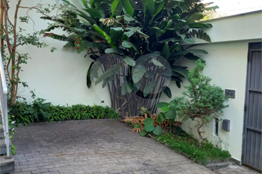Sobrado à venda com 5 quartos, sendo 2 suítes,  em Tremembé, São Paulo, SP