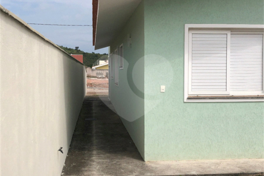 Casa à venda com 3 quartos, sendo 1 suíte, no condomínio Marfi Iii- Fase Iii, Bom Jesus dos Perdões - SP