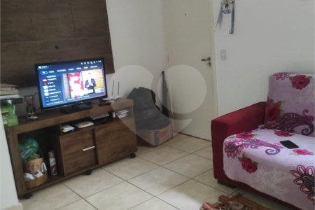 Apartamento no Condomínio Ipê Branco .