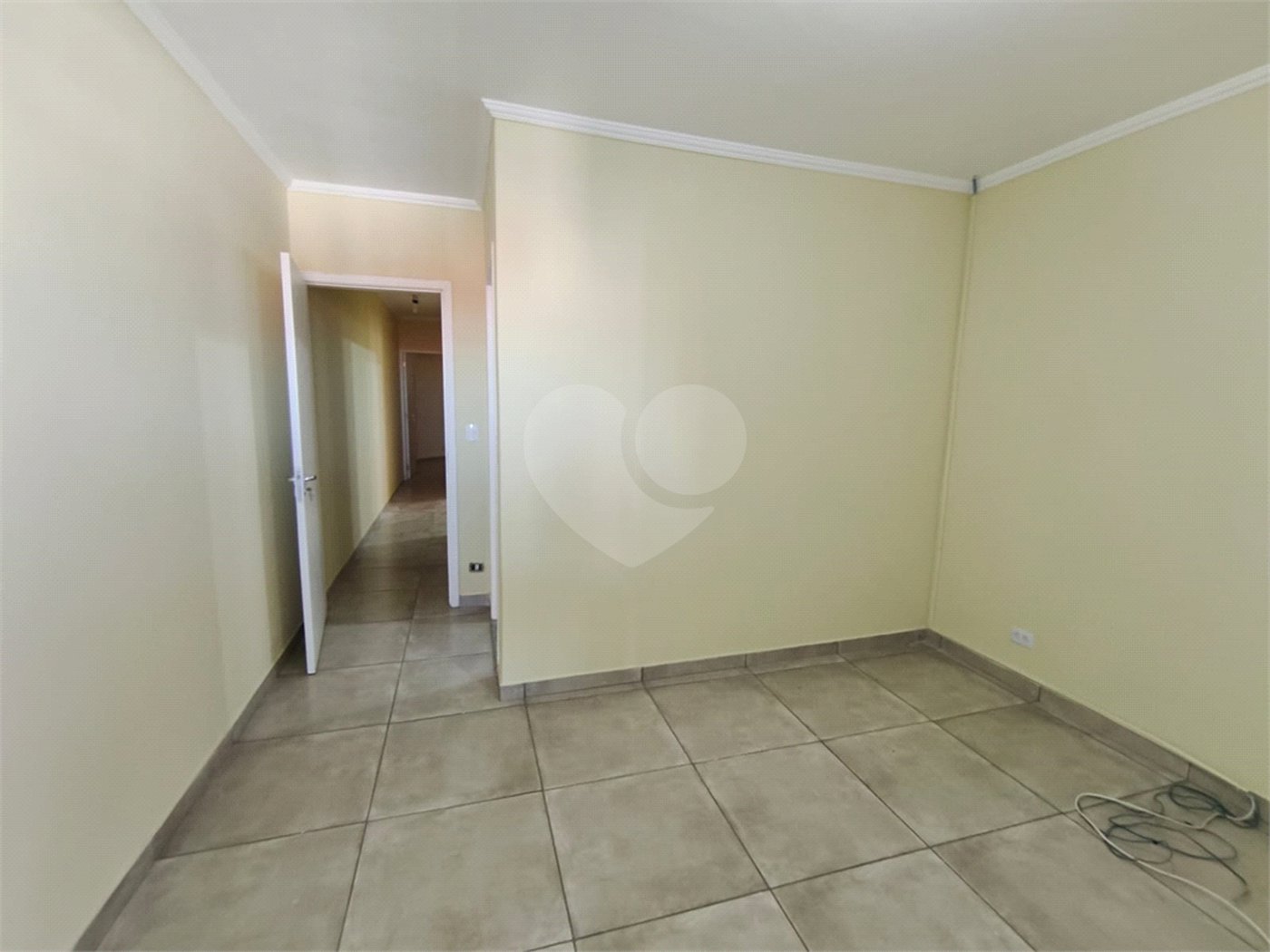 Sobrado à venda com 3 quartos, sendo 1 suíte, em Vila Nivi, São Paulo, SP