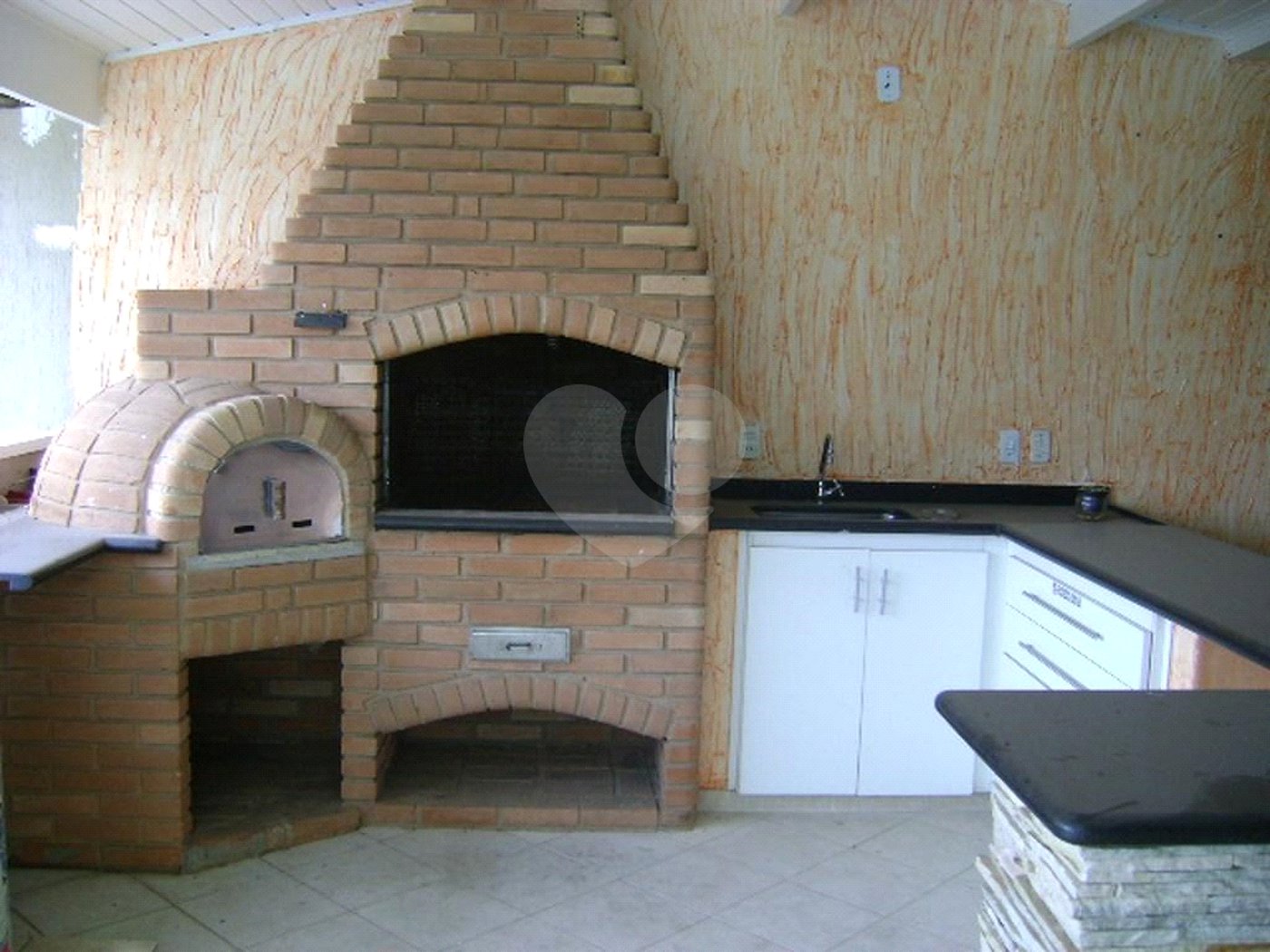 Casa à venda com 3 suítes no condomínio Estância Marambaia, Vinhedo - SP