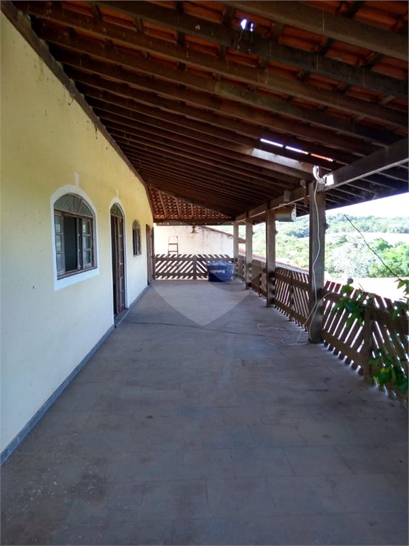 Casa à venda com 5 quartos, sendo 2 suítes, no condomínio Terras de Santa Rosa, Salto - SP