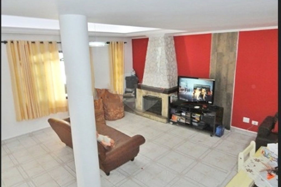 Casa Térrea à venda com 4 quartos, sendo 1 suíte, em Vila Medeiros, São Paulo, SP