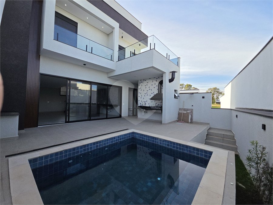 Casa à venda com 3 suítes no condomínio Helena Maria, Sorocaba - SP