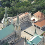 Casa à venda com 2 quartos, sendo 1 suíte, em Região Central, Caieiras, SP