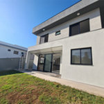 Casa à venda com 3 suítes no condomínio Reserva dos Jatobás, Louveira - SP