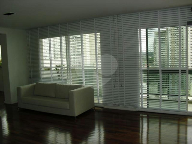 Cobertura à venda com 4 quartos, sendo 3 suítes,  em Campo Belo, São Paulo, SP