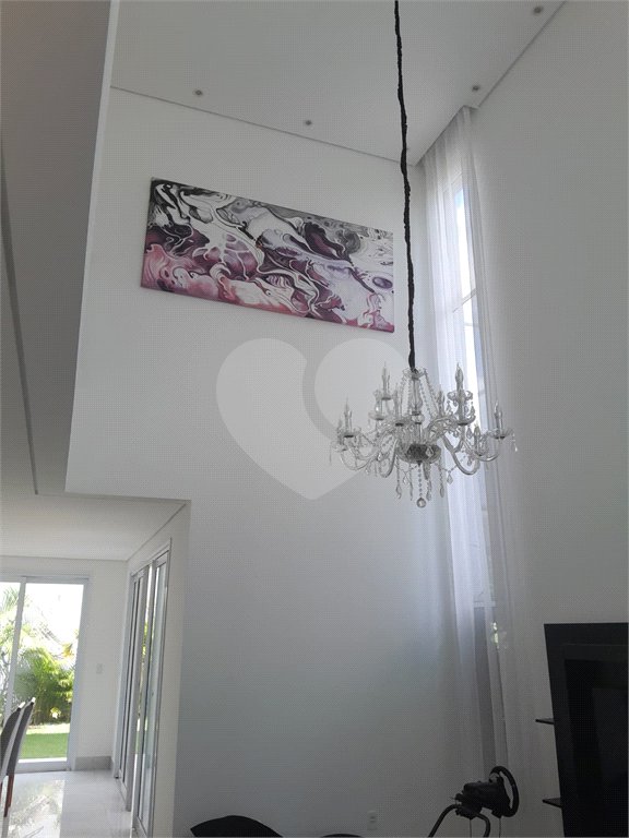 Casa à venda com 3 suítes em Moinho Velho, Cotia, SP