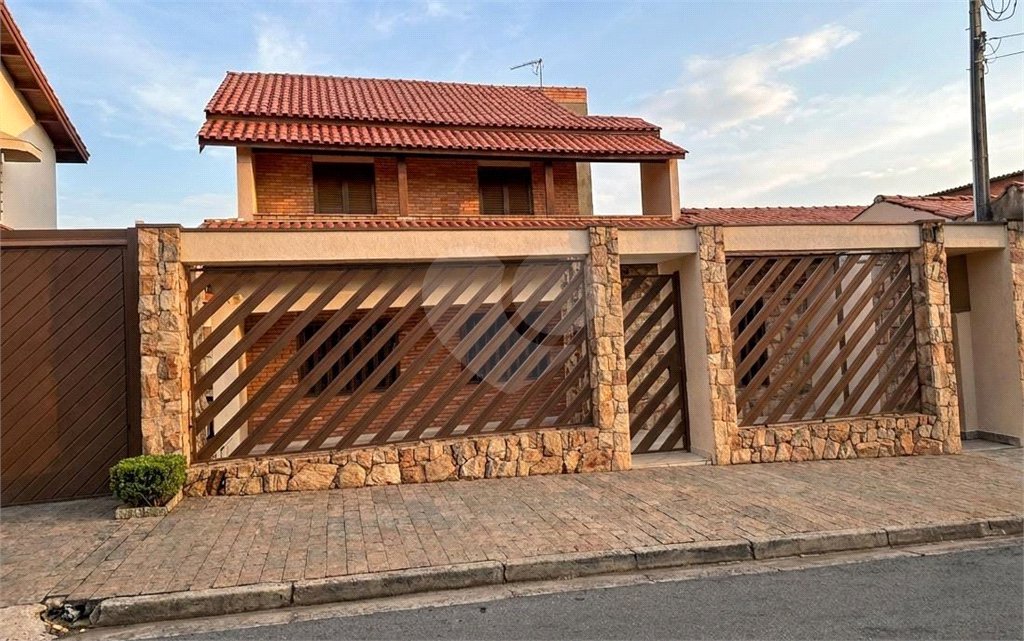 Casa à venda com 4 quartos, sendo 1 suíte, em Jardim Leocádia, Sorocaba, SP