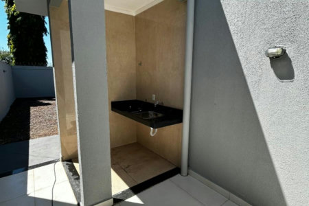 Casa à venda com 3 quartos, sendo 1 suíte,  em Três Lagoas, MS
