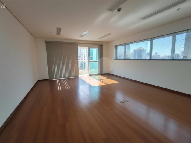 Sala à venda em Chácara Santo Antônio, São Paulo, SP
