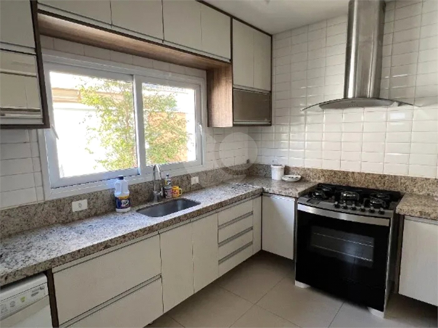 Casa à venda com 4 suítes no condomínio Jardim do Golfe 3, São José dos Campos - SP
