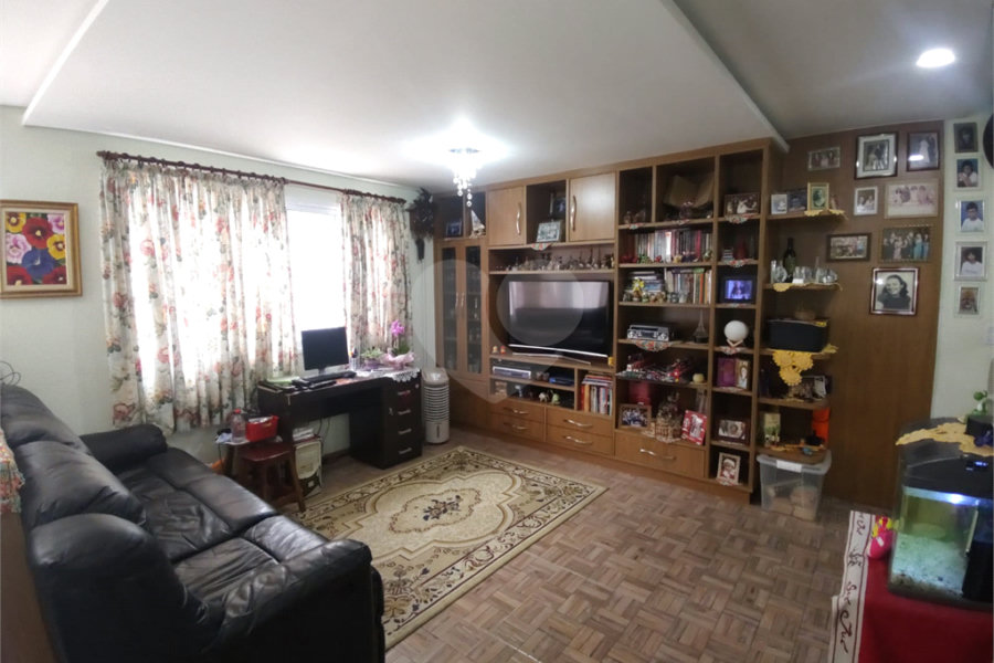 Casa à venda com 3 suítes no condomínio Morada das Hortênsias, São Paulo - SP