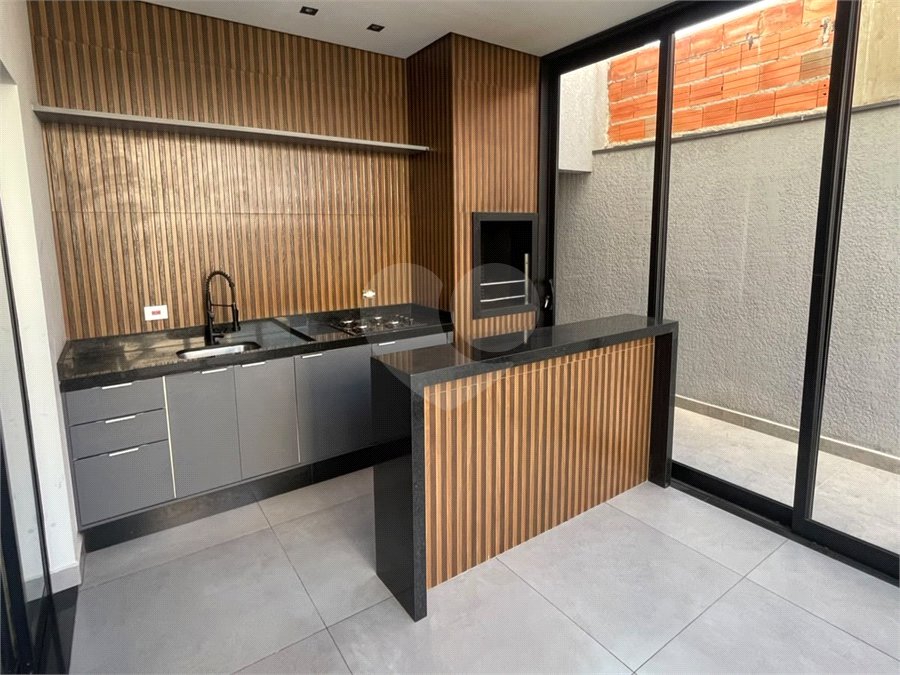 Casa à venda com 3 quartos, sendo 1 suíte, no condomínio Helena Maria, Sorocaba - SP