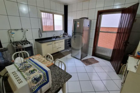 Sobrado à venda com 3 quartos, sendo 1 suíte,  em Jardim Franca, São Paulo, SP