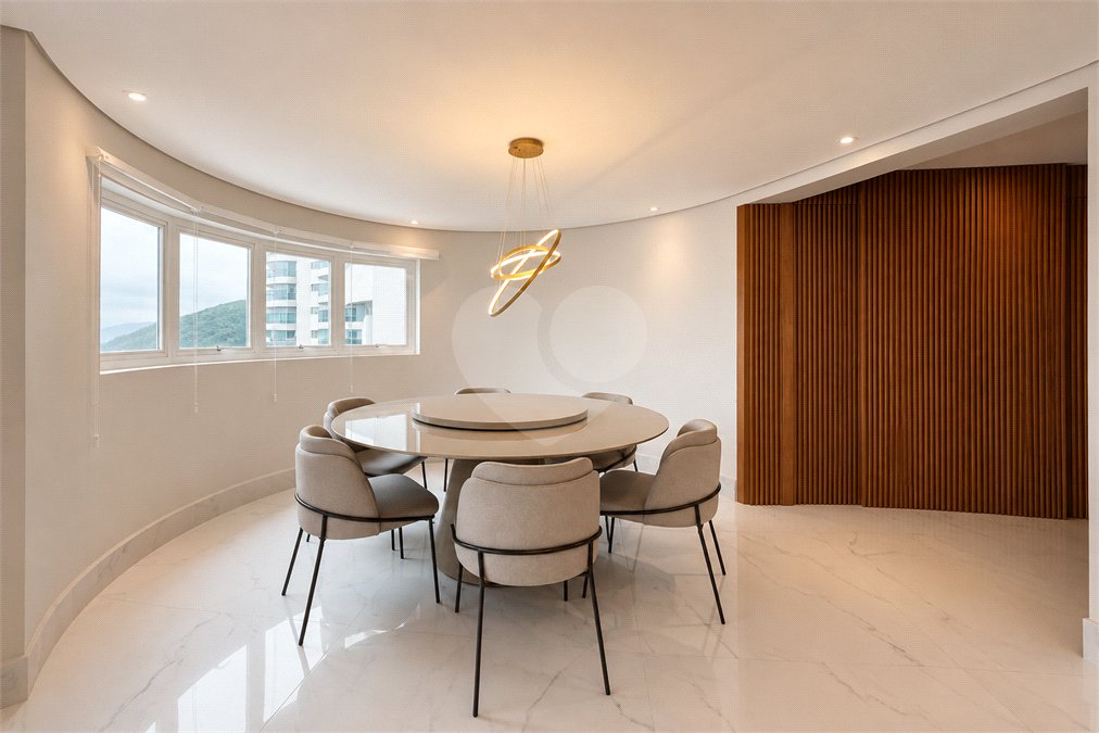 Apartamento à venda com 5 suítes em Parque Enseada, Guarujá, SP