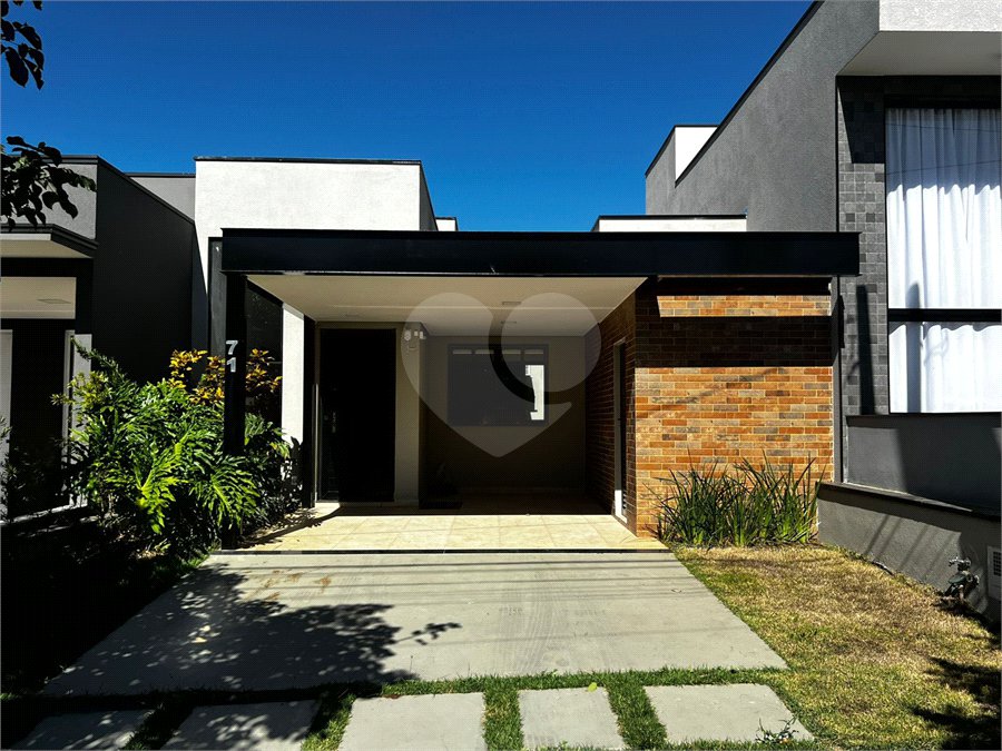 Casa à venda com 3 quartos, sendo 1 suíte,  no condomínio Village Moutonnée, Salto - SP