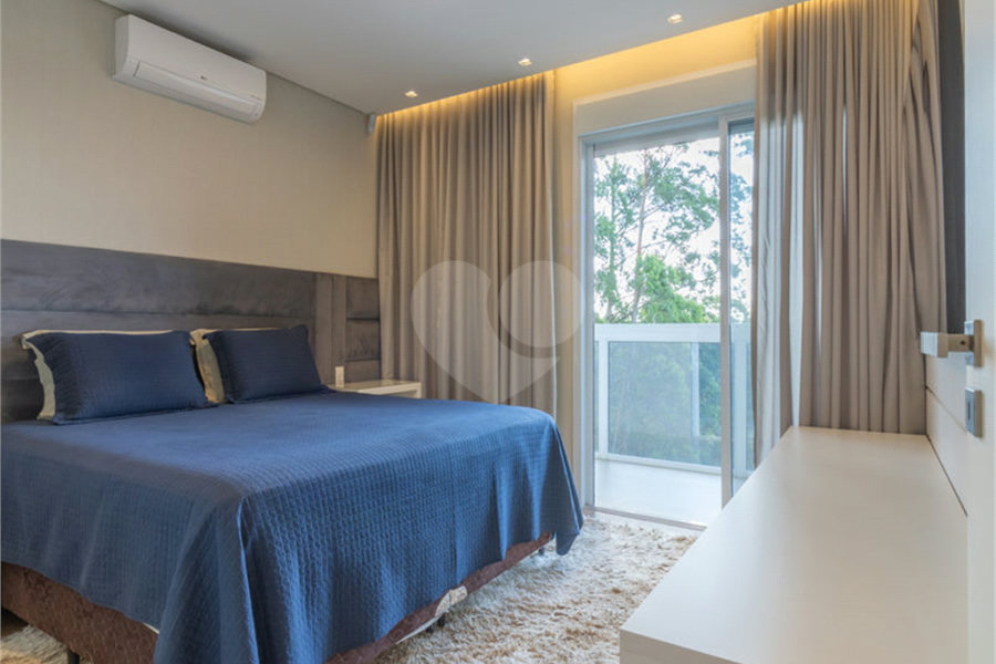 Casa à venda com 3 suítes no condomínio Parque Imperial da Cantareira, Mairiporã - SP