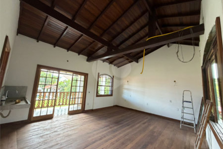 Casa à venda com 4 quartos, sendo 2 suítes, em Ogiva, Cabo Frio, RJ