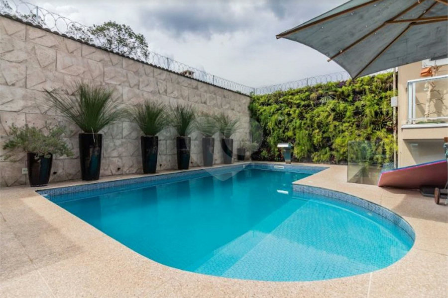 Casa à venda com 4 suítes em Horto, São Paulo, SP