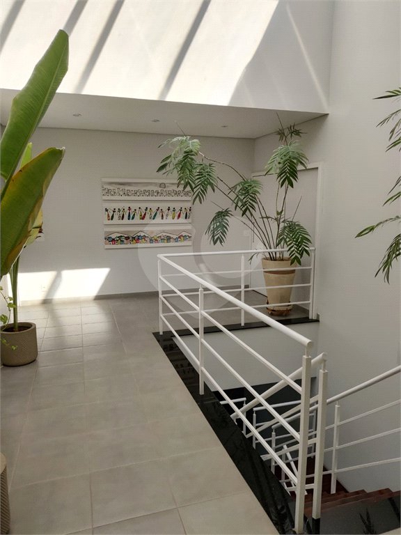 Casa à venda com 4 quartos, sendo 3 suítes, no condomínio Estância Marambaia, Vinhedo - SP