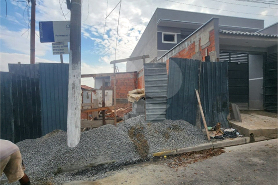 Sobrado à venda com 3 quartos, sendo 1 suíte, em Tremembé, São Paulo, SP