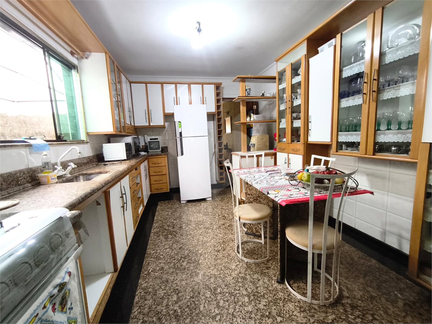 Sobrado à venda com 3 quartos, sendo 1 suíte, em Tremembé, São Paulo, SP