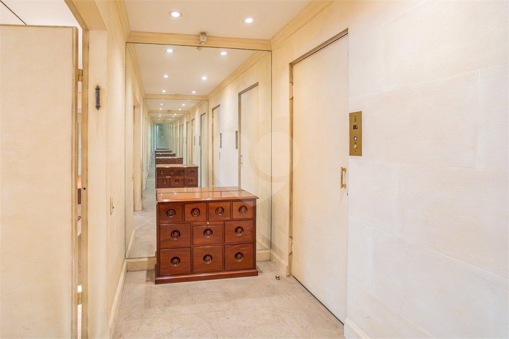 Apartamento à venda com 4 suítes em Jardim Paulistano, São Paulo, SP