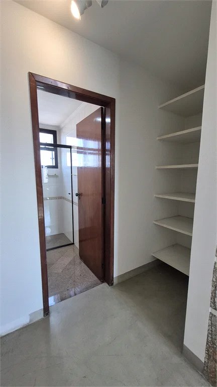 Apartamento à venda ou para alugar com 3 quartos, sendo 2 suítes, em Vila Romana, São Paulo, SP