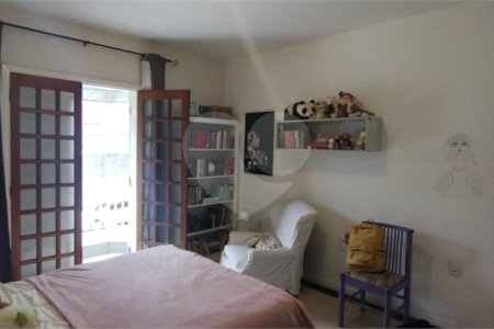 Casa à venda com 4 quartos, sendo 1 suíte, em Jardim Guadalajara, Sorocaba, SP