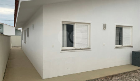 Casa à venda com 3 quartos, sendo 1 suíte,  no condomínio Marf Iii- Fase III, Bom Jesus dos Perdões - SP