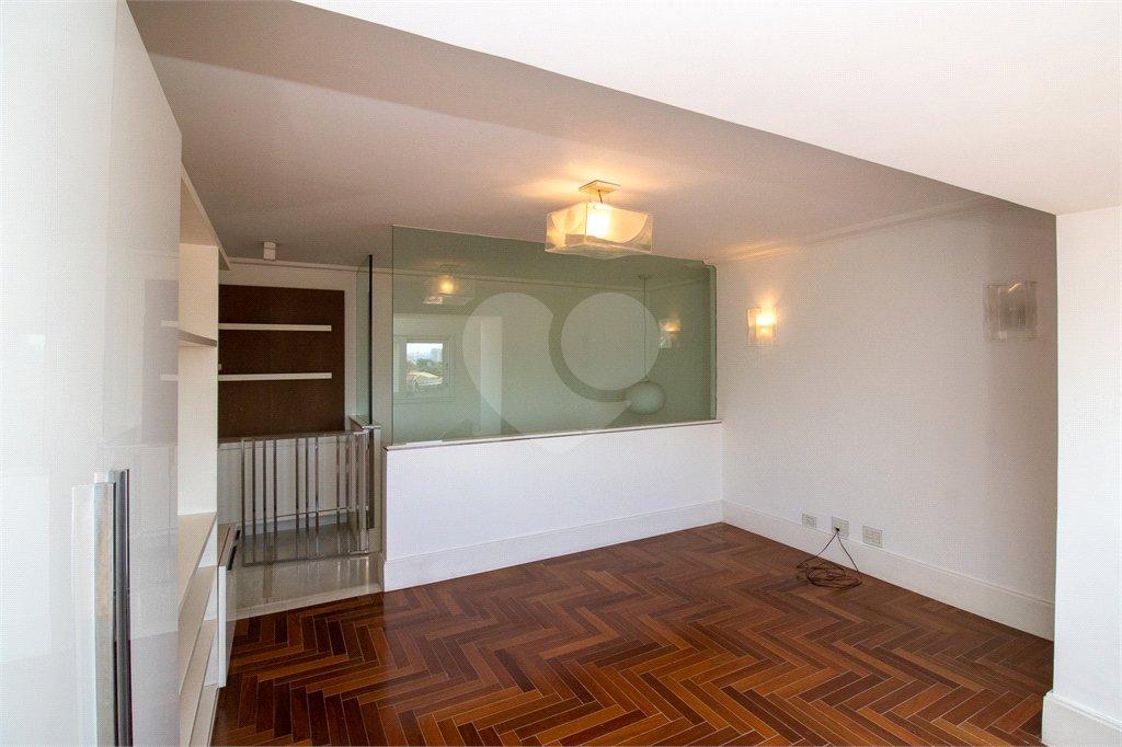 Sobrado à venda com 6 quartos, sendo 4 suítes,  em Alto da Lapa, São Paulo, SP