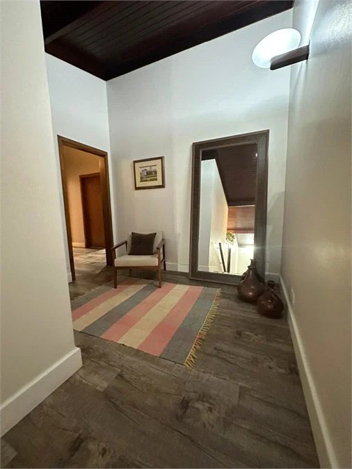 Casa à venda com 4 quartos, sendo 2 suítes, no condomínio Chacara Marques, Santana de Parnaíba - SP