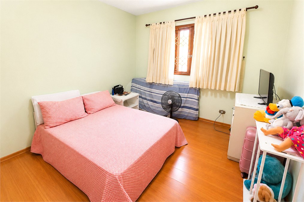 Casa à venda com 3 quartos, sendo 1 suíte, em Santo Amaro, São Paulo, SP