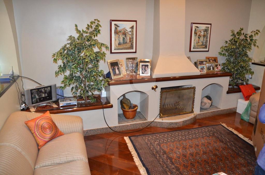 Casa à venda com 8 quartos, sendo 5 suítes, em Serra da Cantareira, Mairiporã, SP