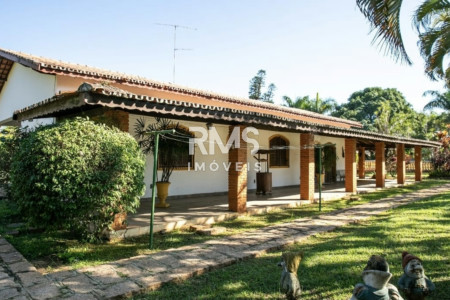 Chácara à venda com 4 quartos, sendo 1 suíte,  em Colinas do Mosteiro de Itaici, Indaiatuba, SP