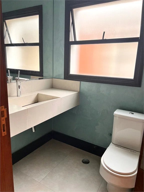 Sobrado à venda com 5 quartos, sendo 2 suítes, em Vila Inah, São Paulo, SP